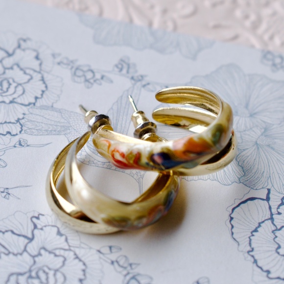 💞💗 Vintage Double Hoop Gold Plated Earrings With Coloured Print Enamel Design - Picture 4 of 8